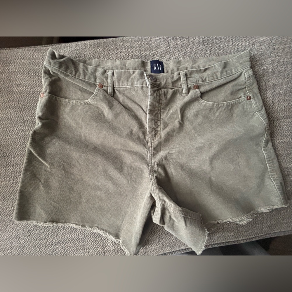 GAP Khaki green Corduroy Shorts 16